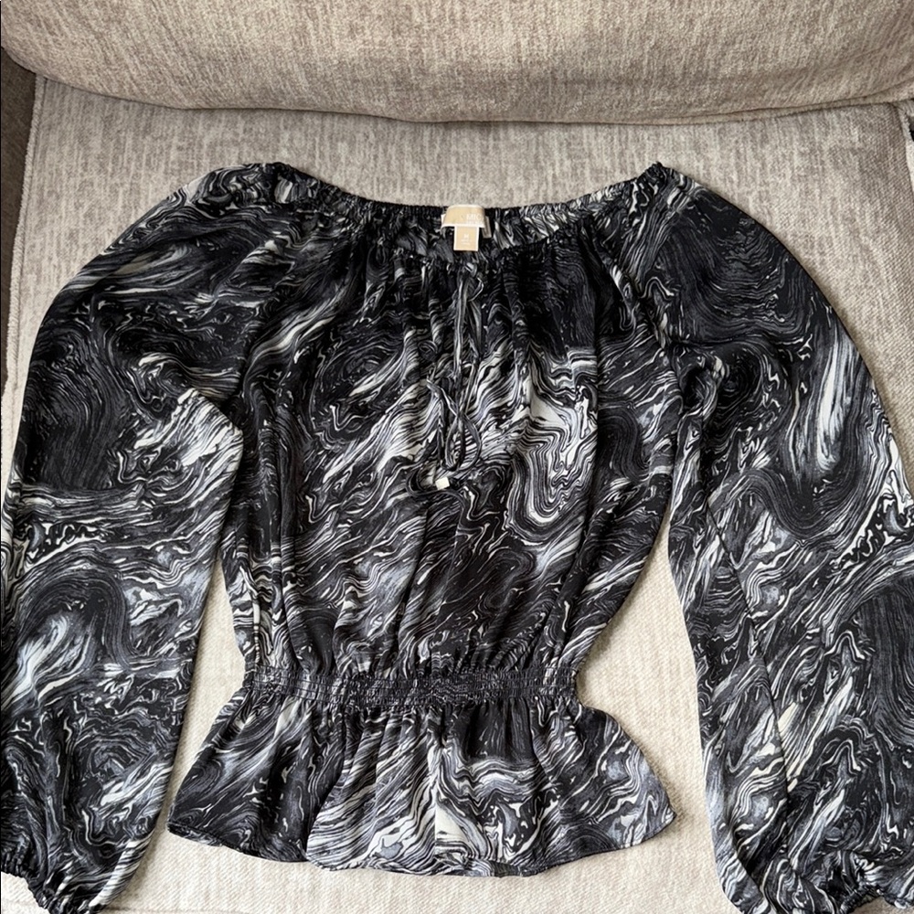 Black and Gray Women's Top